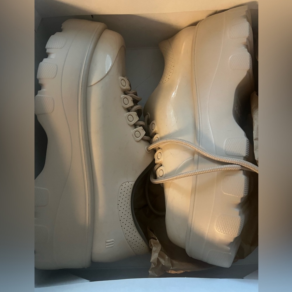 Mellissa beige Kickoff shoes NWT - Picture 2 of 8